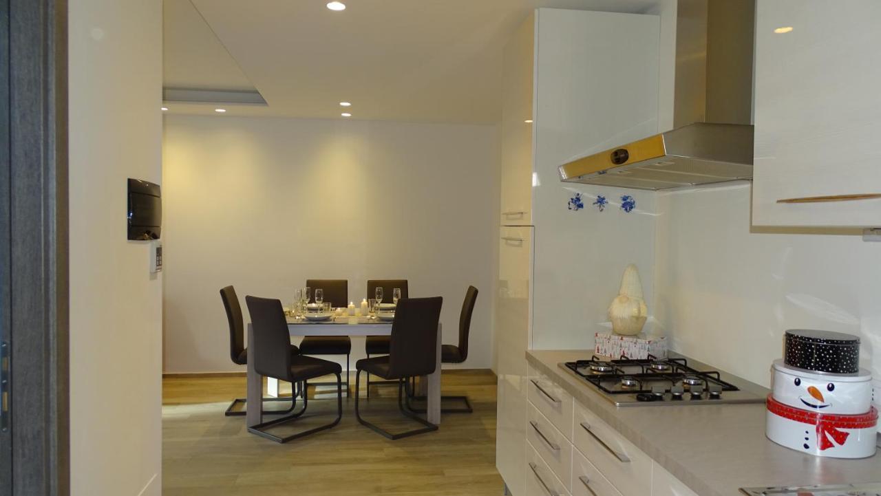 Blue Moon - Via Parigi Apartments Aosta Eksteriør billede