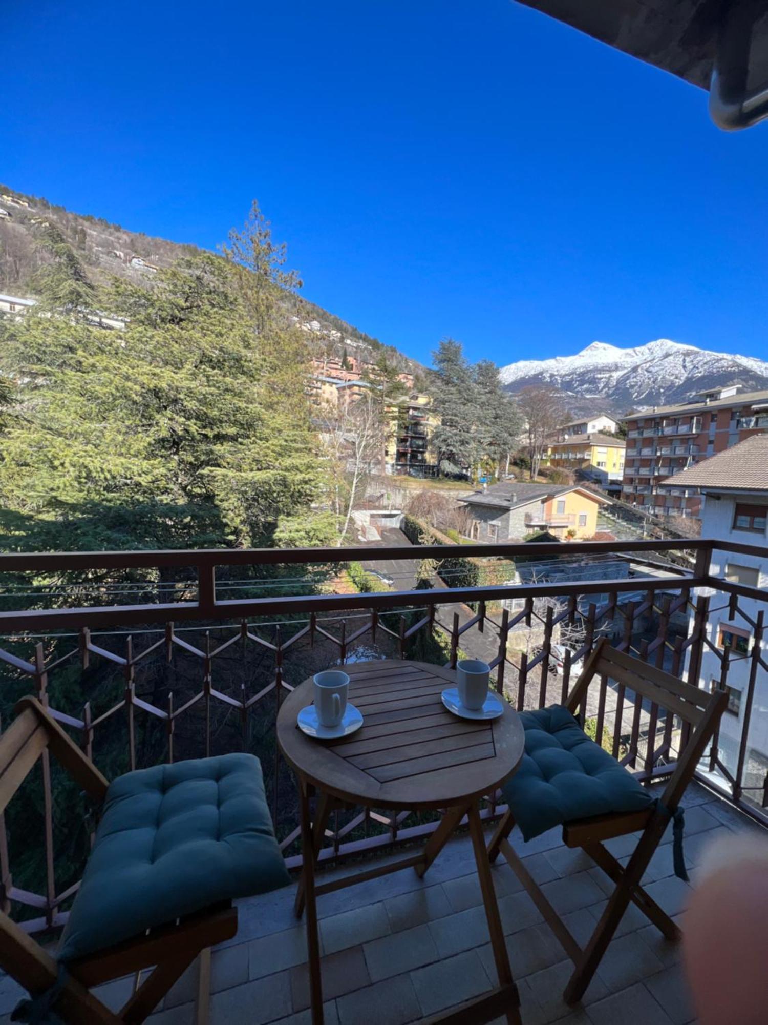 Blue Moon - Via Parigi Apartments Aosta Eksteriør billede