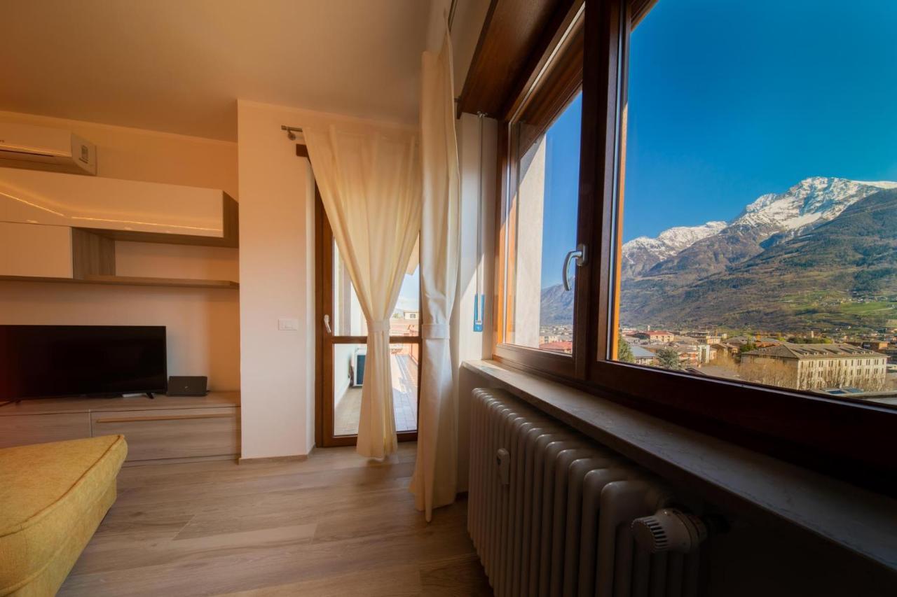 Blue Moon - Via Parigi Apartments Aosta Eksteriør billede