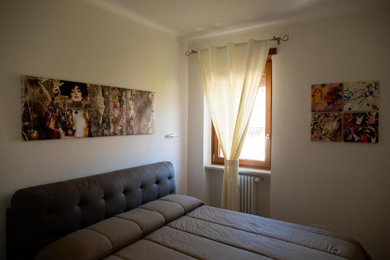 Blue Moon - Via Parigi Apartments Aosta Eksteriør billede